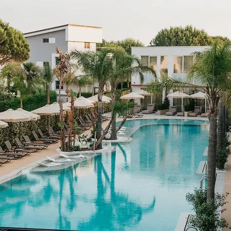 Elite Bay Durres Hotell 4*
