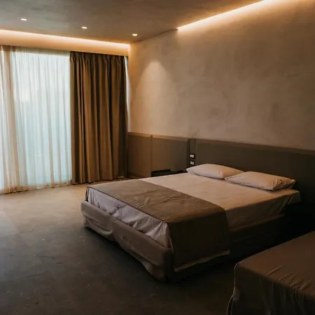 Elite Bay Durres 4*