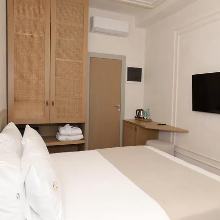 Elite Bay Durres Hotell 4*