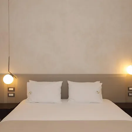 Elite Bay Durres 4*