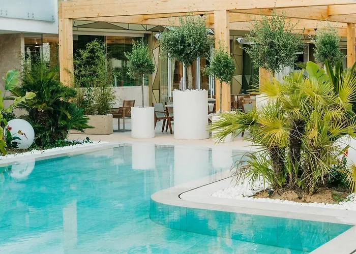 Hotel Elite Bay Durres 4*