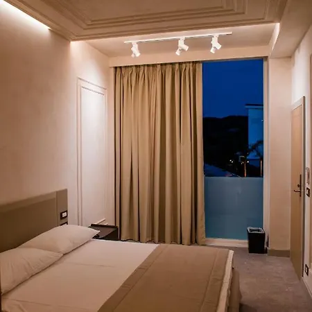 Elite Bay Durres 4*