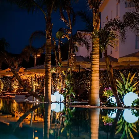 Elite Bay Durres 4*