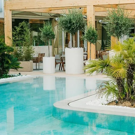 Hotel Elite Bay Durres 4*